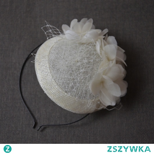 toczek ecru z jedwabiem