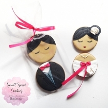 Ślubna piernikowa parka jako podziękowanie dla gości weselnych. Więcej ciadyecziecz z najdziesz na FB: Small Sweet Cookies