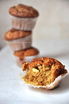 Muffiny z masłem orzechowym i białą czekoladą