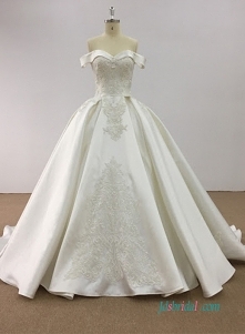 615/5000
Romans kochanie z ramienia #princess #weddingdress
Model: H0599 (darmowa wysyłka na cały świat)
Wyszukaj na stronie numer modelu, link w biografii