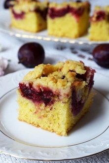 Proste ciasto ucierane ze śliwkami