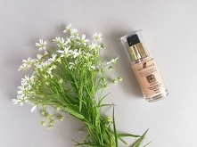 Podkład Max Factor FACEFINITY to połączenie trzech właściwości: bazy, podkładu oraz korektora… Kolejny kosmetyk 3w1, który ma być fenomenem wśród konkurencji. Czy tym razem się ...