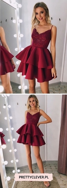 Sukienka rozkloszowana z kolekcji Pretty Clever. Bordowa z koronkową górą i falbankami