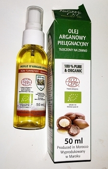 Olejek arganowy tłoczony na zimno dobrze wpływa na suchą skórę, regeneruje martwy naskórek, nawilża i pielęgnuje ;) Ma wiele zastosowań: do włosów jako olejek na końcówki a takż...