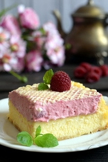 Pyszny sernik z malinową pianką