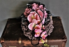 Wianek na wszystkich świętych od totaldeco.pl we wrzosowo różowych kolorach , nowoczesna dekoracja nagrobna.
Bardzo ciekawa dekoracja na groby naszych bliskich