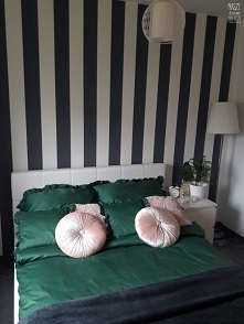 Nasza pościel w kolorze butelkowej zieleni SEN O LESIE u Pani Marty :)

Jak Wam się podoba ten głęboki kolor?

Pościel: NASZE DOMOWE PIELESZE