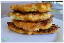 Placki z kalafiora z selerem naciowym.