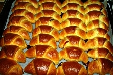 Proste rogaliki z nadzieniem