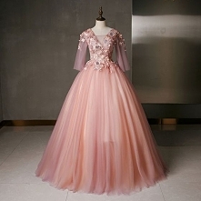 Wróżka Kwiatowa Różowy Perłowy Sukienki Na Bal 2020 Suknia Balowa V-Szyja Perła Cekiny Z Koronki Kwiat Aplikacje 3/4 Rękawy Bez Pleców Długie Sukienki Wizytowe