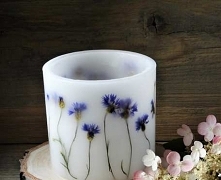 ZAPRASZAMY DO ZAKUPU!!! 

Lampionu LETNIE WSPOMNIENIA 
Roślinne wspomnienia misternie zatopione w przykuwającym wzrok lampionie, gdzie światło wydobywa z nich naturalne piękno, ...