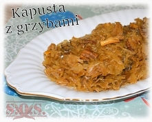 Kapusta kiszona duszona z cebulką i suszonymi grzybami – prosta… smaczna… tradycyjna;)