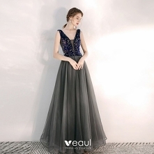 Uroczy Szary Sukienki Wieczorowe 2020 Princessa Przezroczyste Głęboki V-Szyja Bez Rękawów Frezowanie Długie Wzburzyć Bez Pleców Sukienki Wizytowe