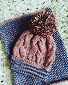 Super mięciutki i wygodny komplet z wełny z alpaki. Lekka i nie drapiąca.