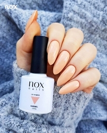 Jeżeli jesteście fankami klasyki to z pewnością polubicie się z jednym z naszych nudziaków, czyli Karmelem! Jest nie tylko bardzo uniwersalny, ale i ma w sobie troszkę charakter...