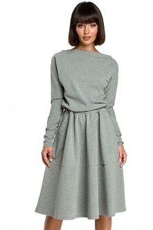 Rozkloszowana sportowa sukienka z kieszeniami