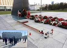 Tuż przed świętami Jarosław Wielki i jego Gang Olsena zwany dla niepoznaki rządem IV RP w VI wymiarze i do kwadratu, wybrali się na spacer z kwiatami pod schodki smoleńskie w ce...