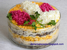 Sałatka warstwowa kwiaty bzu. Taka ładna, że szkoda ruszyć 