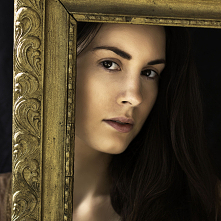 Nadszedł czas. Dziękuje za przeszłość i całkowicie ją odpuszczam.
⠀
Od teraz kreuję nową, czystą przyszłość, bez wspomnień, które odbierały mi sił. ⠀