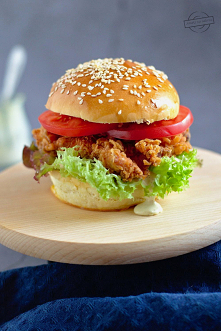 Kanapka a'la Zinger (burger z kurczakiem)