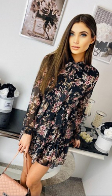 Sukienka z wiązaniem u szyi