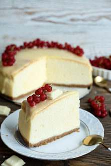 Sernik z białą czekoladą