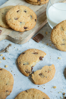 Kruche ciastka z czekoladą (pieguski)