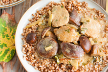 Polędwiczki w sosie musztardowym z grzybami