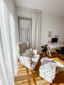 Zasłony w materiale MIESZKANIE MARZEŃ MM12 u Sandry z profilu EXPLORINGINTERIORS (Instagram). Zasłony są szyte na haczykach flex, dzięki czemu pięknie się układają a ich długość...