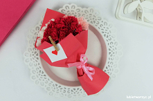 Tutorial ukazujący sposób wykonania uroczego bukietu kwiatów z bibuły włoskiej ;)