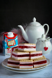 Wafle z pianką i galaretką