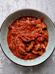 Pyszne leczo z kiełbaską drobiową. Idealny pomysł na fit obiad.