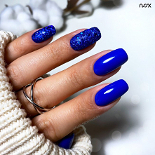 Kobalt to lakier hybrydowy, który został stworzony do zdobienia dłoni zwłaszcza w mroźne dni, gdy wszechobecny szron błyszczy niczym gwiazdy! Jak Wam się podoba w połączeniu z b...