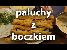Paluchy z ciasta francuskiego z serem i boczkiem z sosem czosnkowo koperkowym.