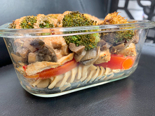 Jednoporcjowa Zapiekanka z Makaronem i Kurczakiem