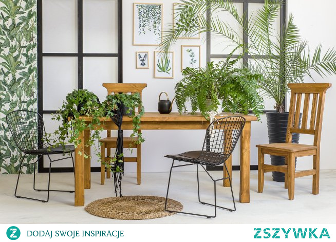 Drewniany woskowany stół z krzesłami w stylu rustykalnym.
W czasach dominacji technologii potrzeba bliskości natury jest w nas coraz silniejsza. Zapewnia ją nie tylko kontakt z przyrodą, ale także otaczanie się przedmiotami czy elementami wyposażenia wnętrz pochodzenia naturalnego. Działają one na nas kojąco, wielu osobom dają też poczucie bezpieczeństwa, do ich atutów należy również unikalny design.  
#meblewoskowane #drewno #mebledrewniane #vintage #salon #jadalnia #natura #wnętrza #aranażacje  #boho #eko