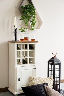 Męskie sprawy, męskie spotkania – wszystko to nabiera innego wymiaru, kiedy pan domu podczas spotkań gabinetowych w gronie dżentelmenów może pochwalić się wykwintnymi alkoholami...