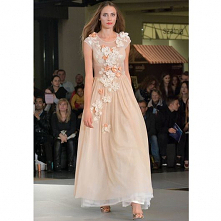 Suknia ślubna ręcznie haftowana