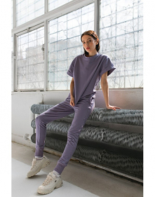 Komplety dresowe dostępne są w różnych kolorach - zapraszamy na strone modish.pl