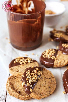 Krojone ciasteczka orzechowe - Wypieki Beaty