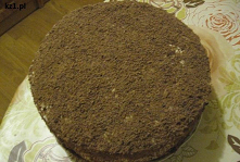 Domowy tort z posypką z czekolady.