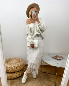 Tiulowa spódnica o długości midi. Piękne falbanki tiulowe, w eleganckiej bieli.