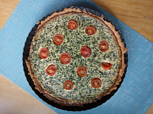 Tarta ze szpinakiem, pomidorkami i serem gorgonzola