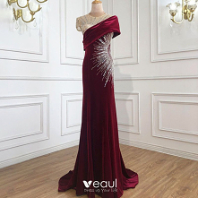 Wysokiej Klasy Burgund Zamszowe Sukienki Wieczorowe 2021 Syrena / Rozkloszowane Wycięciem Frezowanie Rhinestone Cekiny Wieczorowe Kótkie Rękawy Trenem Sweep Sukienki Wizytowe