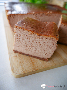 Puszysty sernik czekoladowy