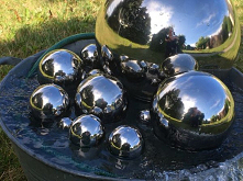 Stalowe kule lustrzane we wszystkich rozmiarach,