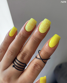 Czas na kolejną porcję neonów, tym razem w połączeniu z wyrazistym brokatem! W roli głównej Żółta Papużka okraszona odrobiną Rainbow Glitter w kolorze żółtym! 