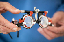 Jeżeli chcesz odbyć profesjonalną wizytę u optyka, aby zaczerpnąć profesjonalnej porady, to Kraków optyk Delavi jest świetnym rozwiązaniem dla ciebie. Odwiedź tego optyka i prze...