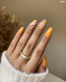 Odrobina elegancji nigdy nie zaszkodzi! W roli głównej kolor Słony Karmel okraszony odrobiną pyłku Amber Mermaid! Jak Wam się podoba takie zestawienie? ✨