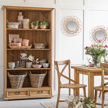 Drewniane meble woskowane do jadalni. Regał woskowany z litego drewna. Polskie meble. meble-woskowane.com.pl